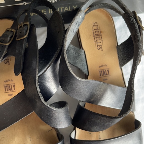 Sandals - Picture 2 of 5